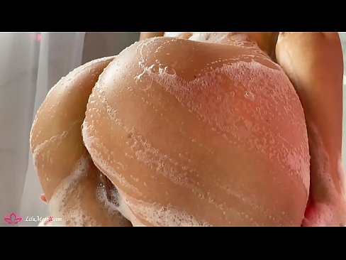 ❤️ 布鲁内特在淋浴时用振动器自慰阴部达到强烈的高潮 ☑ Super porn❤
